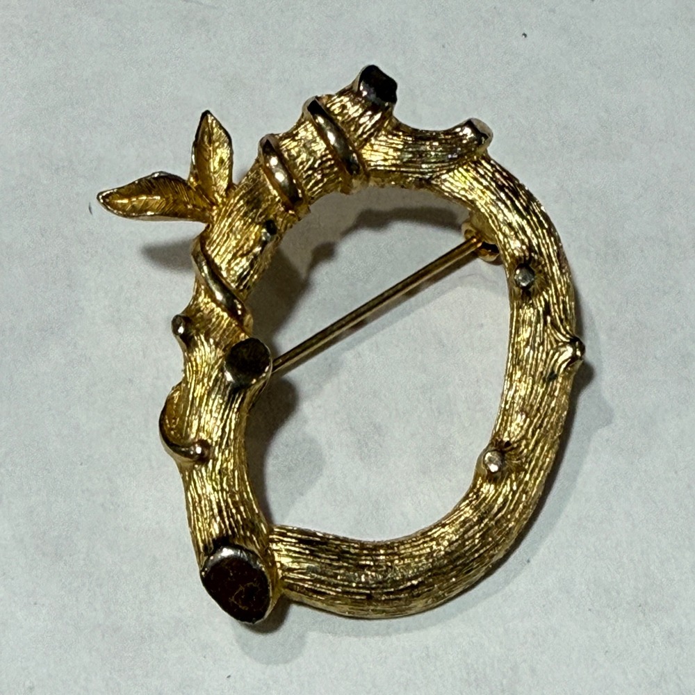 Sarah Coventry Vintage Gold Tone Branch Wreath Brooch Pin Textured Nature Design